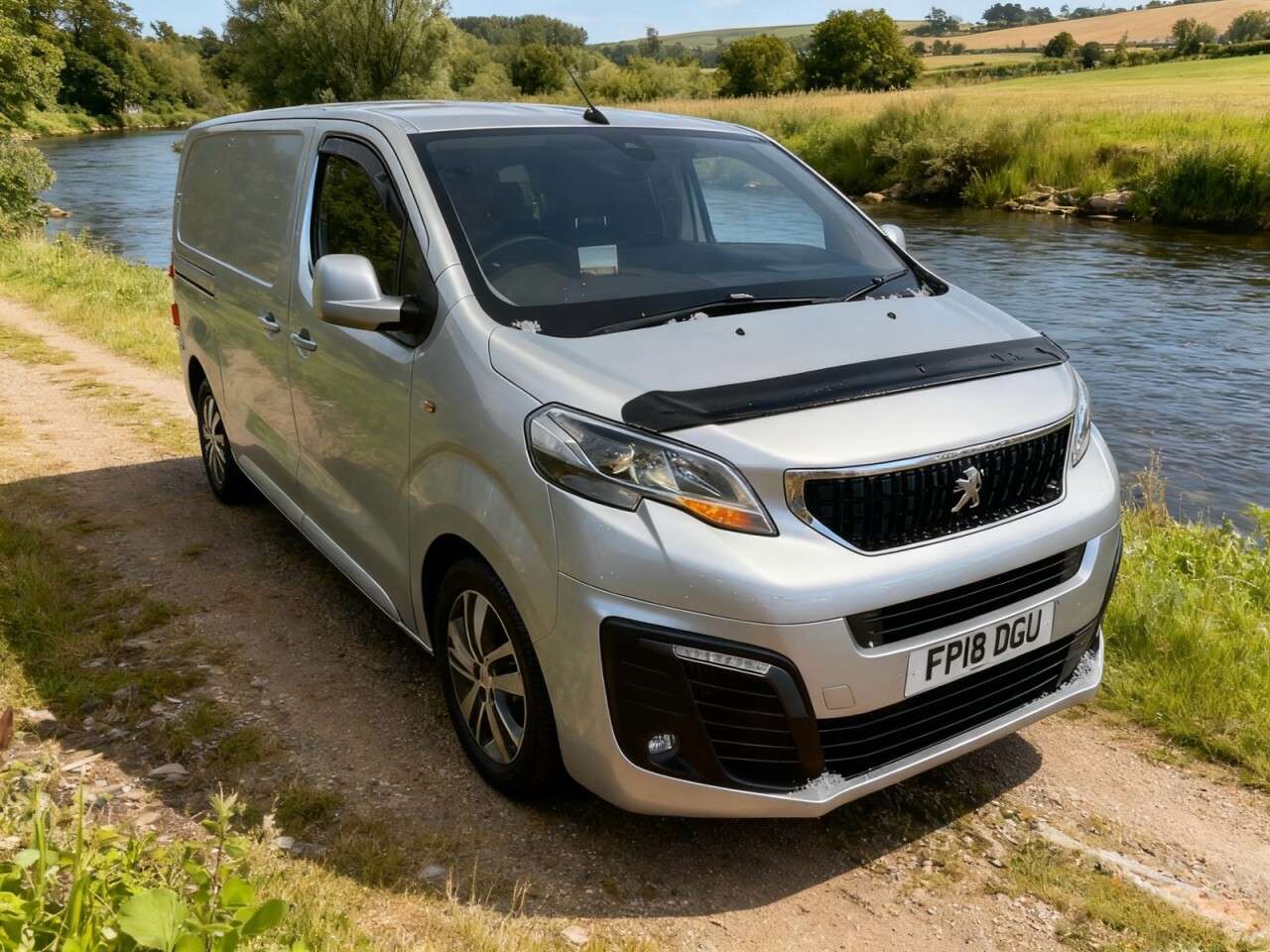A 2018 PEUGEOT TRAVELLER 2.0 BlueHDi Allure Standard MPV 5dr Diesel Manual MWB Euro 6 (s/s) (SNav) ( A 2018 PEUGEOT TRAVELLER 2.0 BlueHDi Allure Standard MPV 5dr Diesel Manual MWB Euro 6 (s/s) (SNav) (