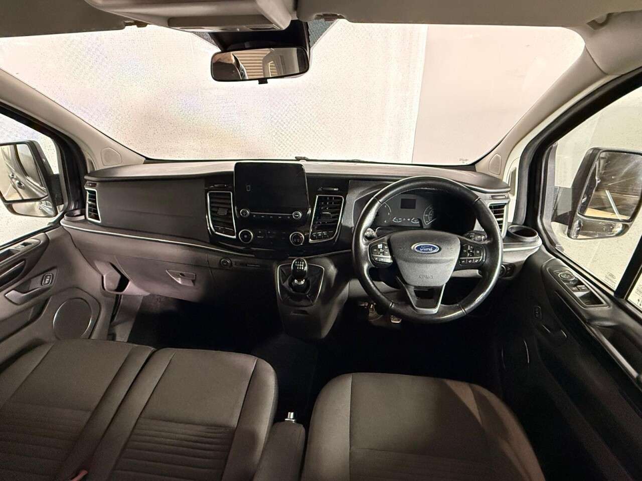 A 2020 FORD TOURNEO CUSTOM 2.0 320 EcoBlue Titanium Minibus Double Cab 5dr Diesel Manual L2 Euro 6 (s/ A 2020 FORD TOURNEO CUSTOM 2.0 320 EcoBlue Titanium Minibus Double Cab 5dr Diesel Manual L2 Euro 6 (s/