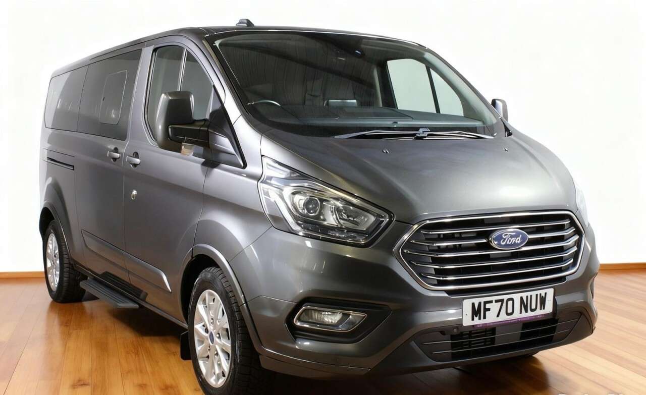 A 2020 FORD TOURNEO CUSTOM 2.0 320 EcoBlue Titanium Minibus Double Cab 5dr Diesel Manual L2 Euro 6 (s/ A 2020 FORD TOURNEO CUSTOM 2.0 320 EcoBlue Titanium Minibus Double Cab 5dr Diesel Manual L2 Euro 6 (s/