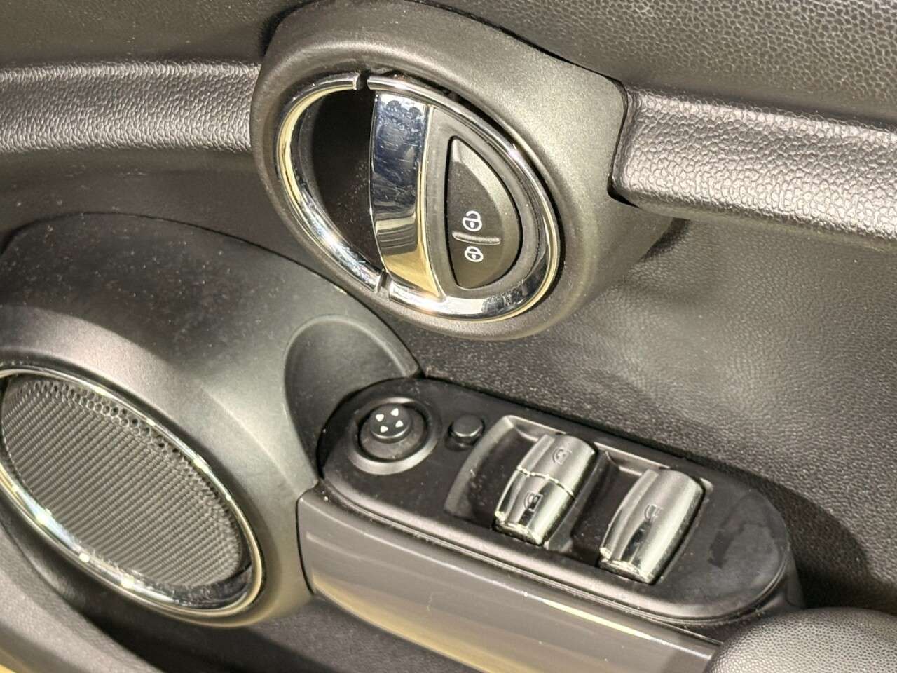 2017 MINI CONVERTIBLE 2017 MINI CONVERTIBLE