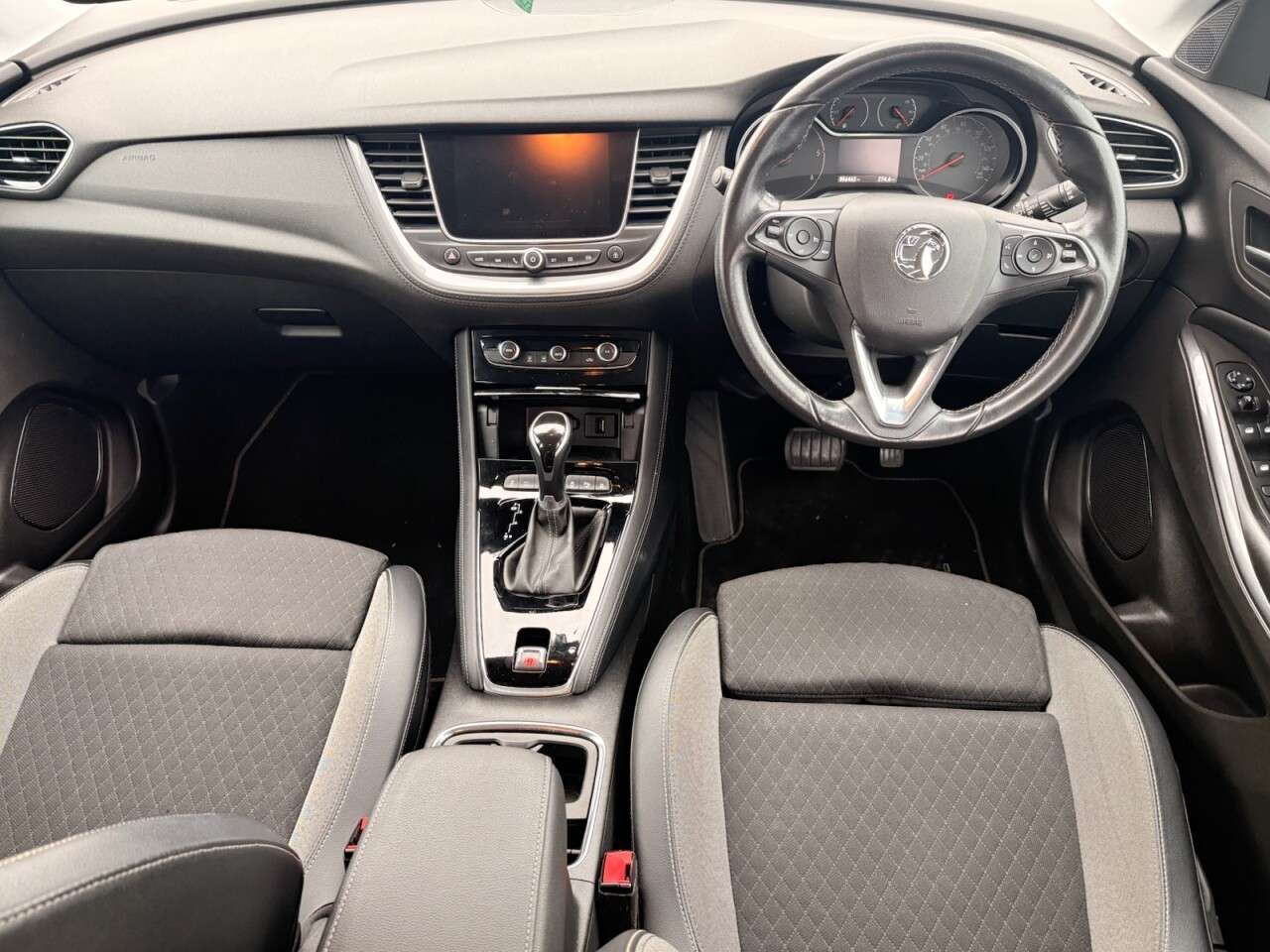 A 2019 VAUXHALL GRANDLAND X 1.5 Turbo D Sport Nav SUV 5dr Diesel Auto Euro 6 (s/s) (130 ps) A 2019 VAUXHALL GRANDLAND X 1.5 Turbo D Sport Nav SUV 5dr Diesel Auto Euro 6 (s/s) (130 ps)