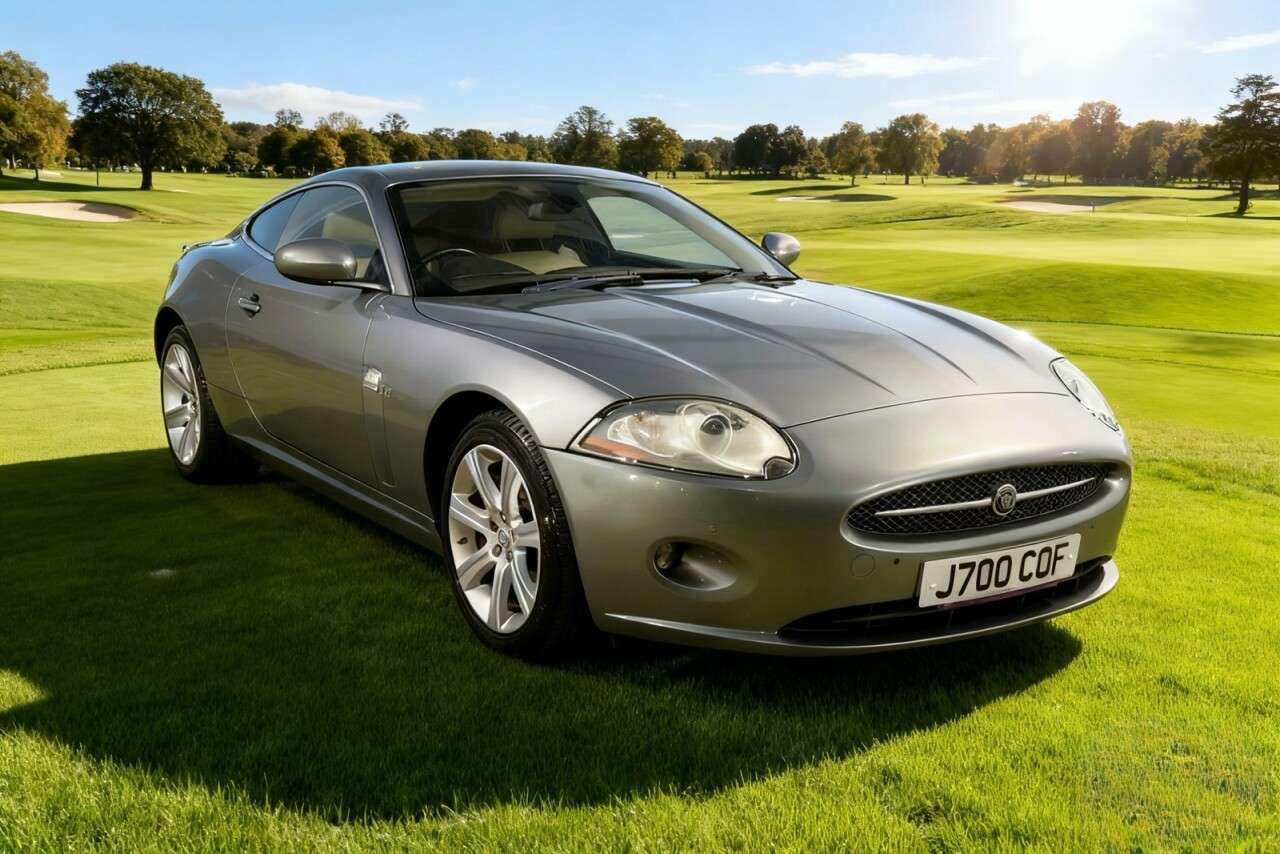 A 2006 JAGUAR XK 4.2 V8 Coupe 2dr Petrol Auto Euro 4 (300 ps) A 2006 JAGUAR XK 4.2 V8 Coupe 2dr Petrol Auto Euro 4 (300 ps)