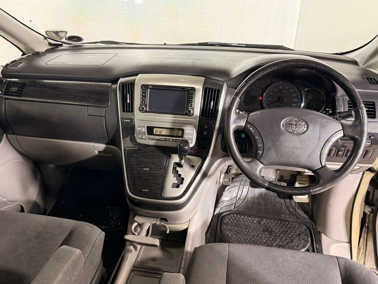 A 2007 TOYOTA ALPHARD CAMPERVAN 3.0L Cambelt in July 2018 A 2007 TOYOTA ALPHARD CAMPERVAN 3.0L Cambelt in July 2018