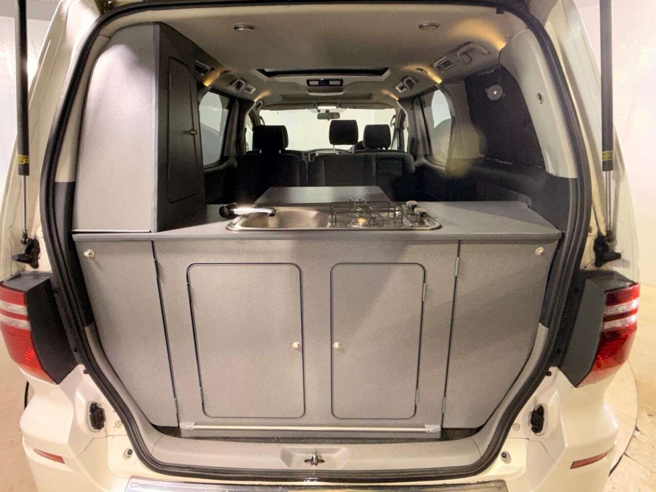 2007 TOYOTA ALPHARD CAMPERVAN 2007 TOYOTA ALPHARD CAMPERVAN