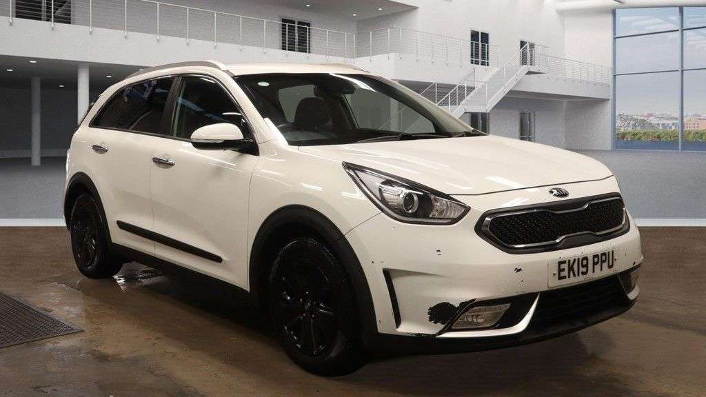 A 2019 KIA NIRO 1.6h GDi GPF 2 SUV 5dr Petrol Hybrid DCT Euro 6 (s/s) (139 bhp) A 2019 KIA NIRO 1.6h GDi GPF 2 SUV 5dr Petrol Hybrid DCT Euro 6 (s/s) (139 bhp)