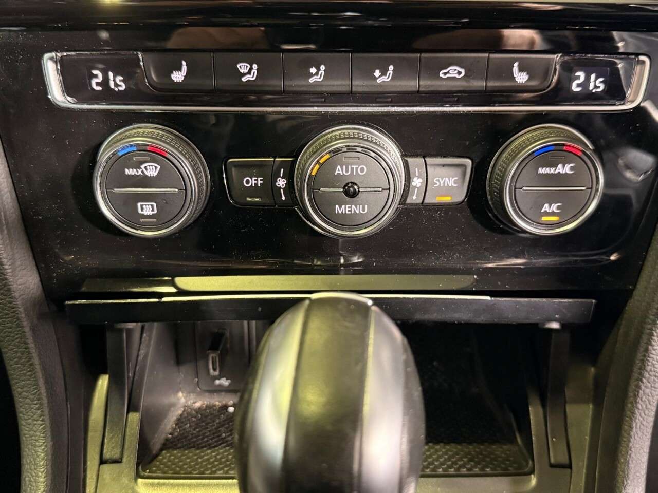 2020 VOLKSWAGEN GOLF 2020 VOLKSWAGEN GOLF