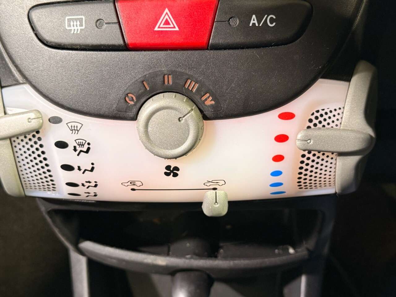 2013 TOYOTA AYGO 2013 TOYOTA AYGO