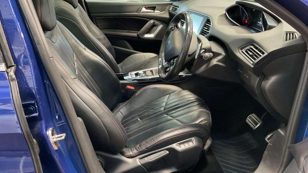 A 2017 PEUGEOT 308 2.0 BlueHDi GT Hatchback 5dr Diesel EAT Euro 6 (s/s) (180 ps) A 2017 PEUGEOT 308 2.0 BlueHDi GT Hatchback 5dr Diesel EAT Euro 6 (s/s) (180 ps)