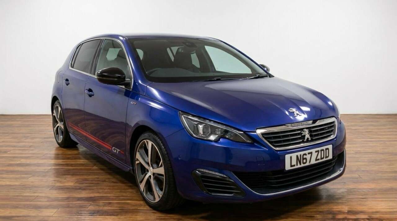 A 2017 PEUGEOT 308 2.0 BlueHDi GT Hatchback 5dr Diesel EAT Euro 6 (s/s) (180 ps) A 2017 PEUGEOT 308 2.0 BlueHDi GT Hatchback 5dr Diesel EAT Euro 6 (s/s) (180 ps)
