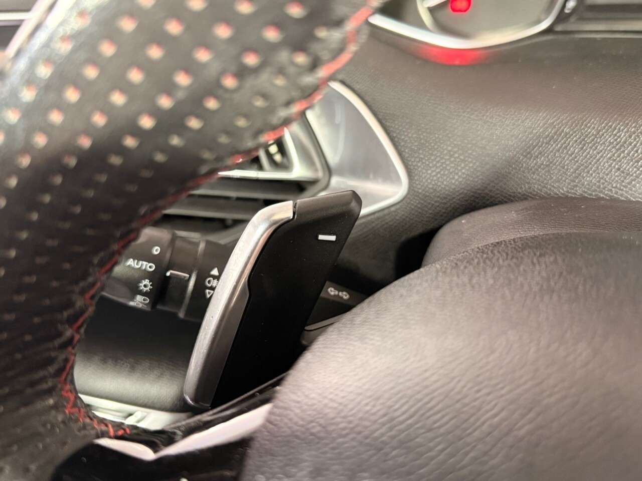 2017 PEUGEOT 308 2017 PEUGEOT 308