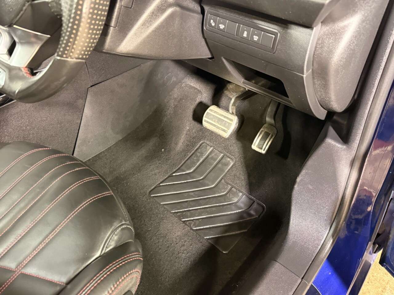 2017 PEUGEOT 308 2017 PEUGEOT 308