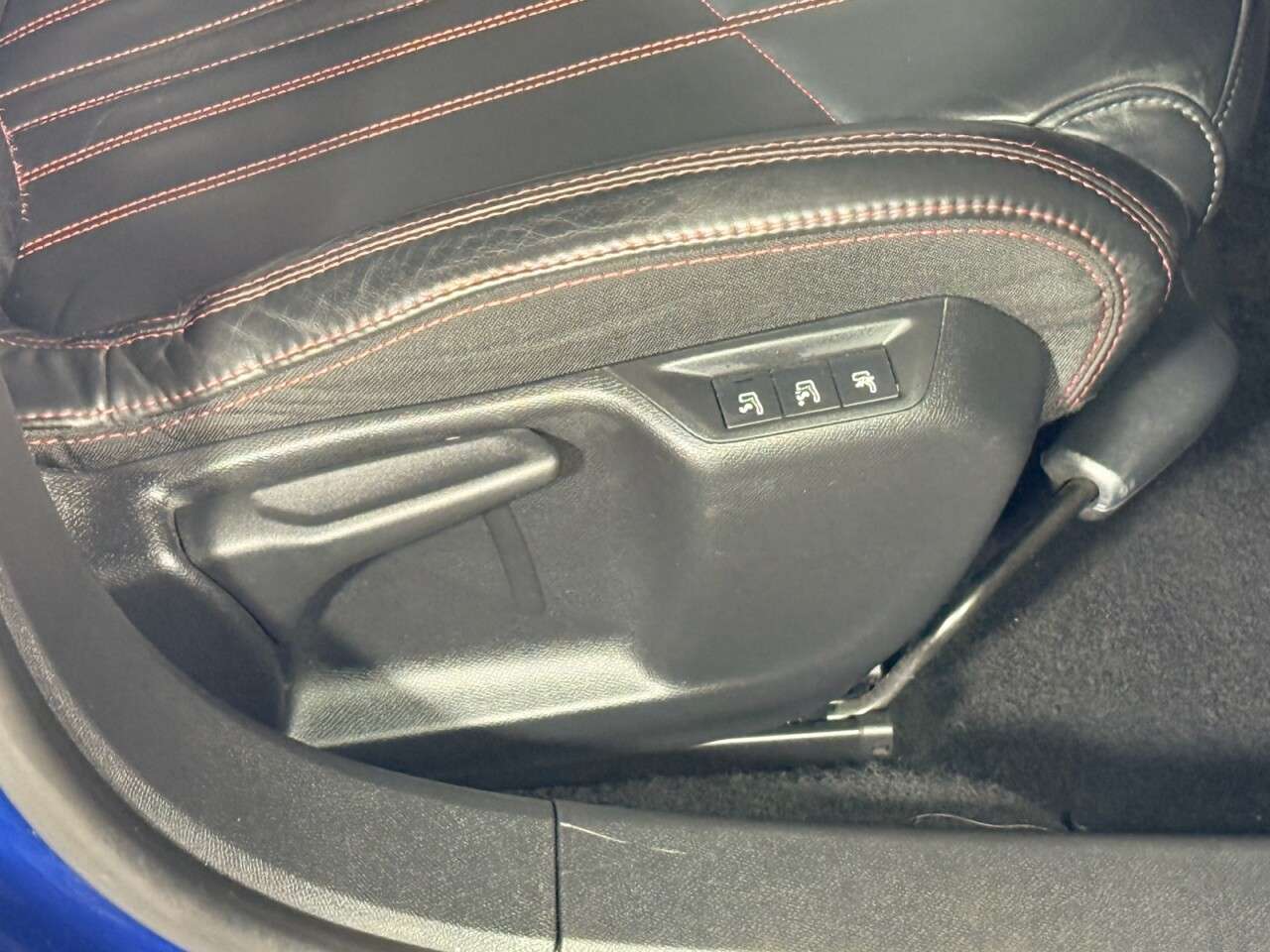 2017 PEUGEOT 308 2017 PEUGEOT 308