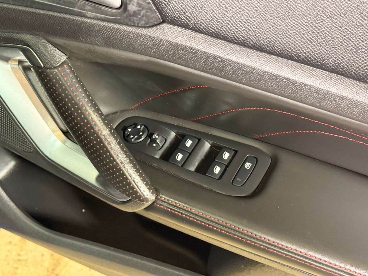 2017 PEUGEOT 308 2017 PEUGEOT 308