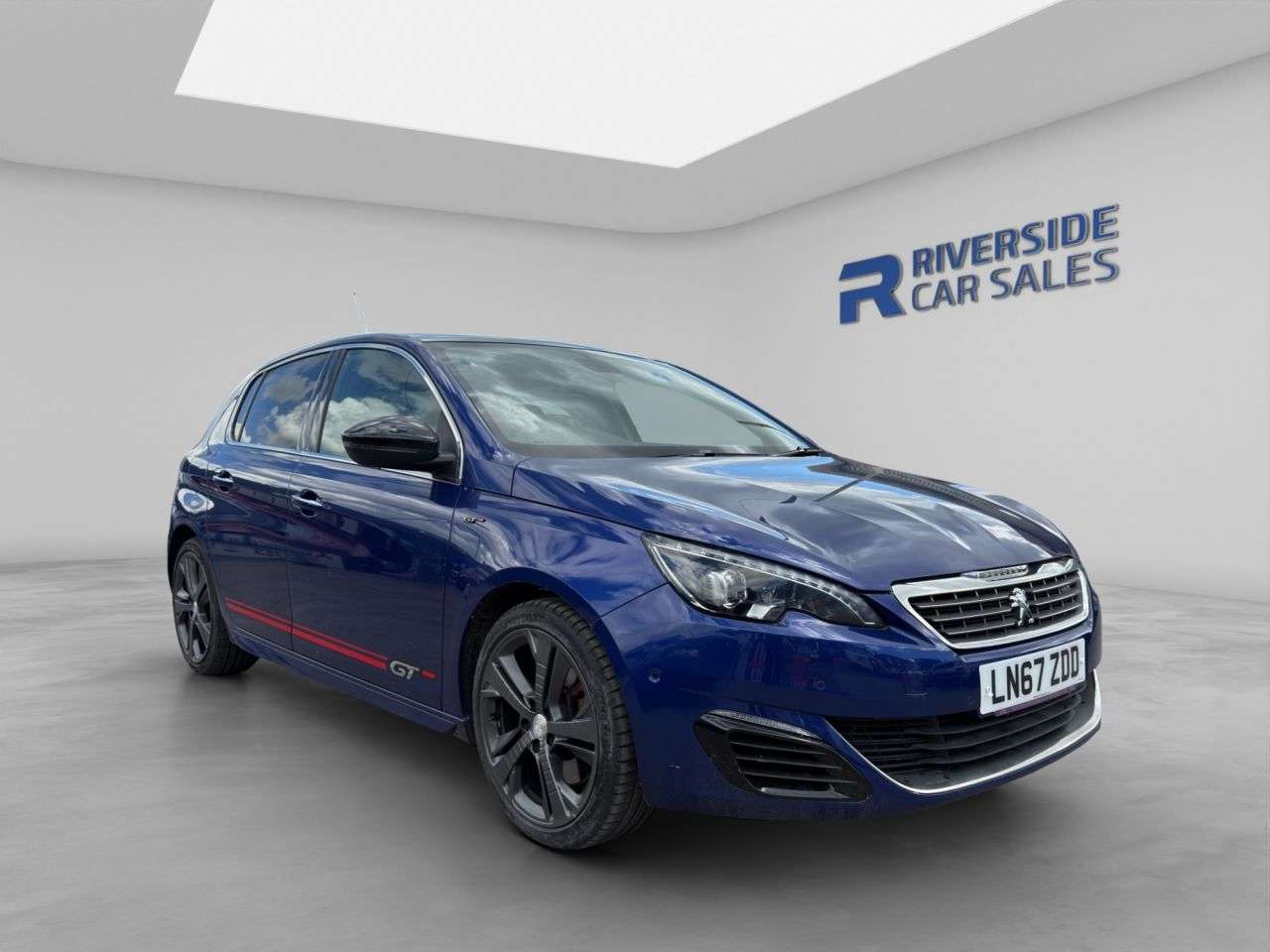 A 2017 PEUGEOT 308 2.0 BlueHDi GT Hatchback 5dr Diesel EAT Euro 6 (s/s) (180 ps) A 2017 PEUGEOT 308 2.0 BlueHDi GT Hatchback 5dr Diesel EAT Euro 6 (s/s) (180 ps)