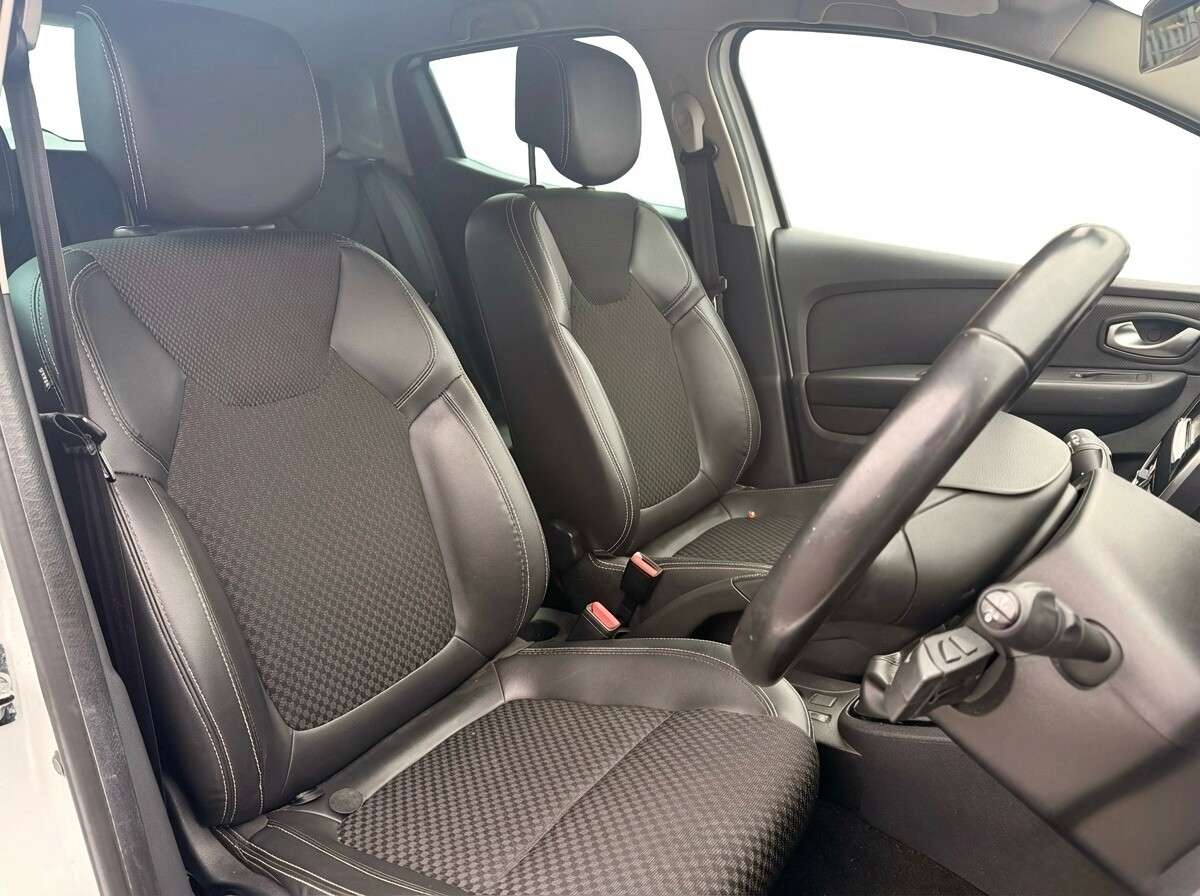 2018 RENAULT CLIO 2018 RENAULT CLIO