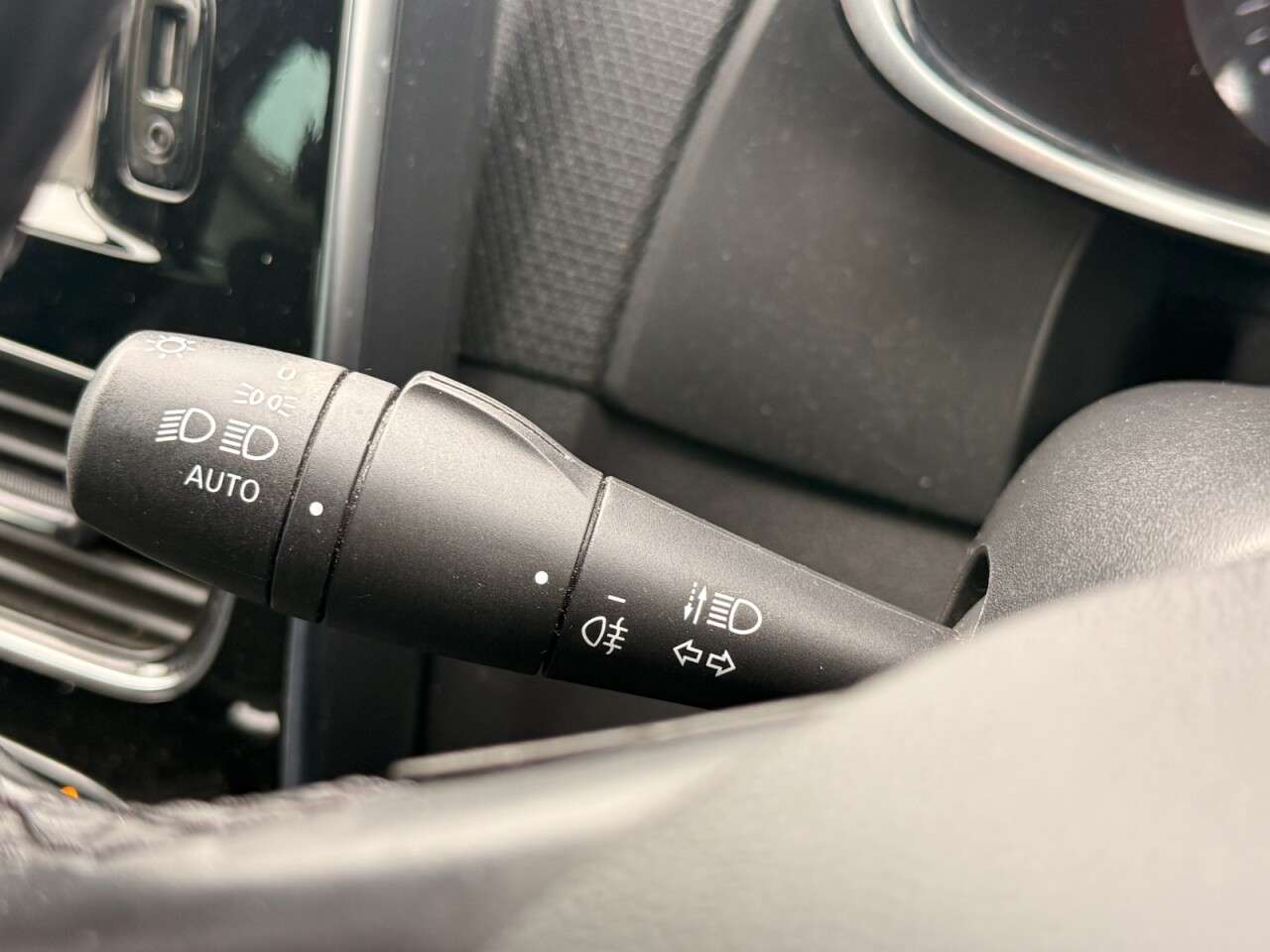 2018 RENAULT CLIO 2018 RENAULT CLIO