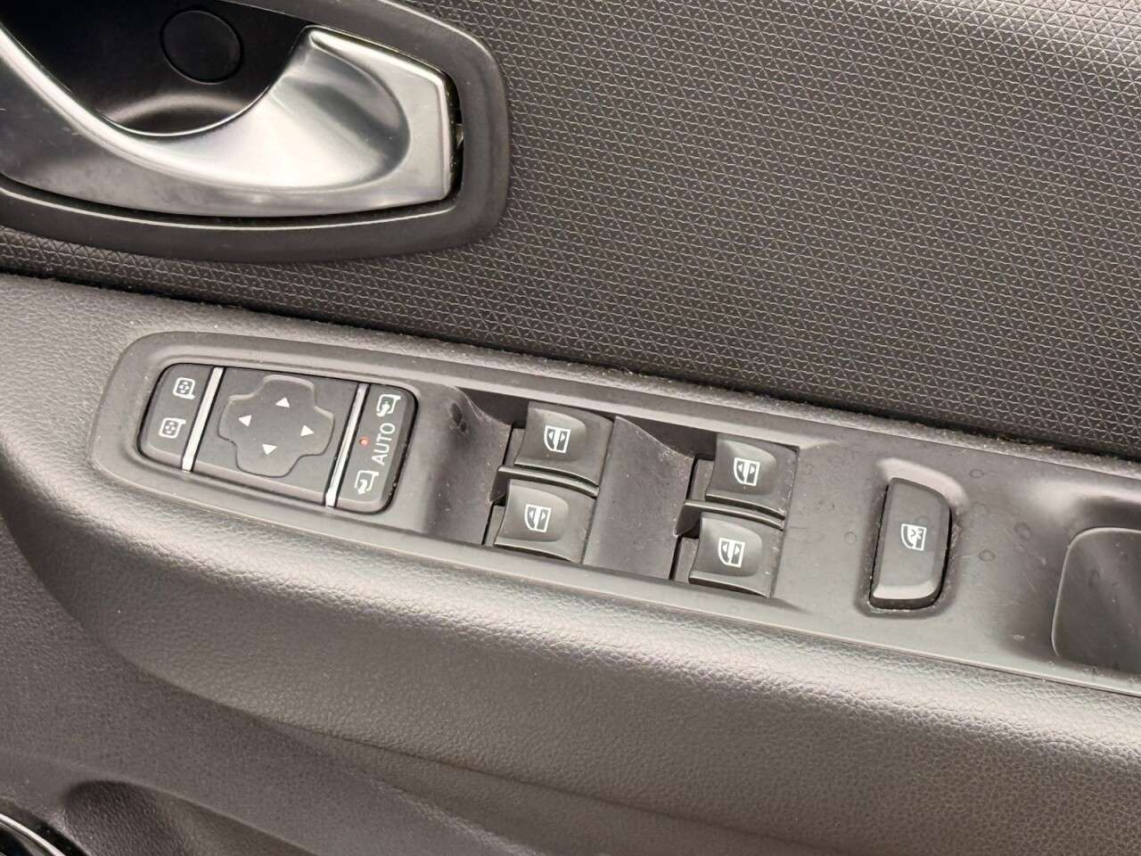 2018 RENAULT CLIO 2018 RENAULT CLIO