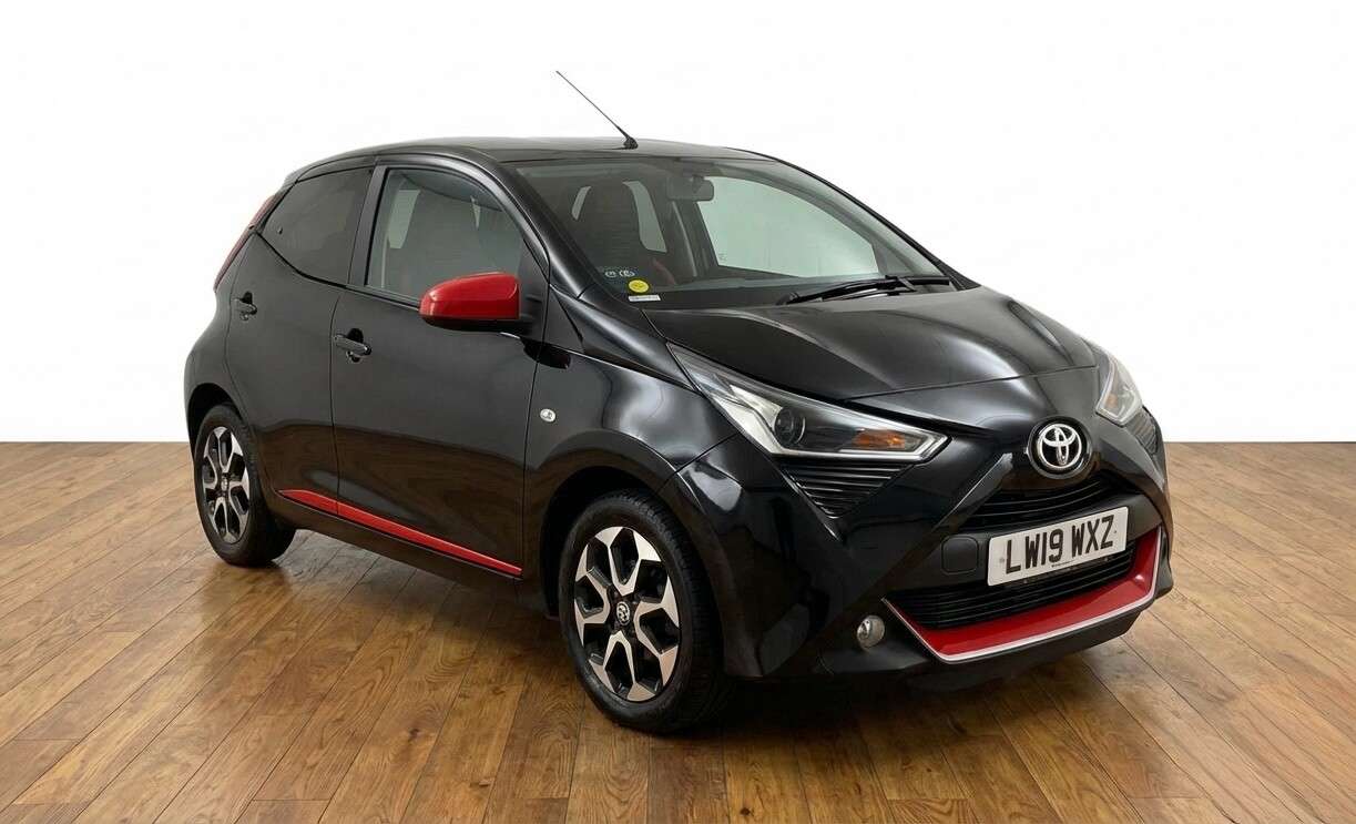 A 2019 TOYOTA AYGO 1.0 VVT-i x-trend Funroof 5dr Petrol x-shift Euro 6 (71 ps) A 2019 TOYOTA AYGO 1.0 VVT-i x-trend Funroof 5dr Petrol x-shift Euro 6 (71 ps)