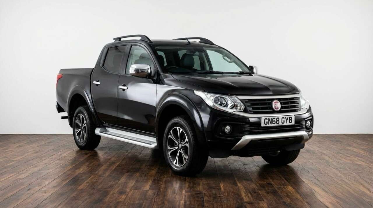 A 2018 FIAT FULLBACK 2.4D LX Pickup Double Cab 4dr Diesel Manual 4WD Euro 6 (Euro 6) (180 ps) A 2018 FIAT FULLBACK 2.4D LX Pickup Double Cab 4dr Diesel Manual 4WD Euro 6 (Euro 6) (180 ps)