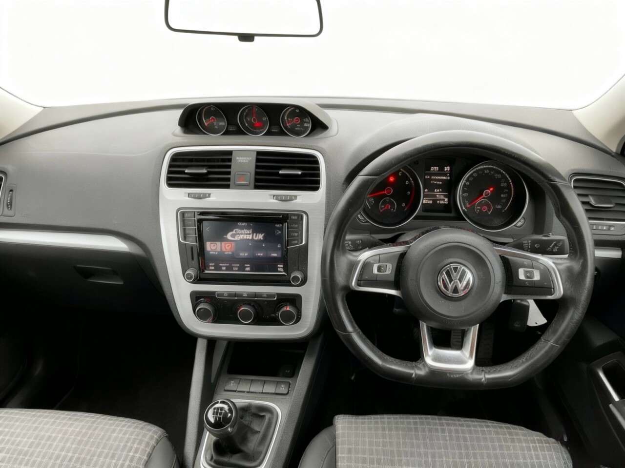 A 2016 VOLKSWAGEN SCIROCCO 1.4 TSI BlueMotion Tech Hatchback 3dr Petrol Manual Euro 6 (s/s) (125 ps) 2 A 2016 VOLKSWAGEN SCIROCCO 1.4 TSI BlueMotion Tech Hatchback 3dr Petrol Manual Euro 6 (s/s) (125 ps) 2