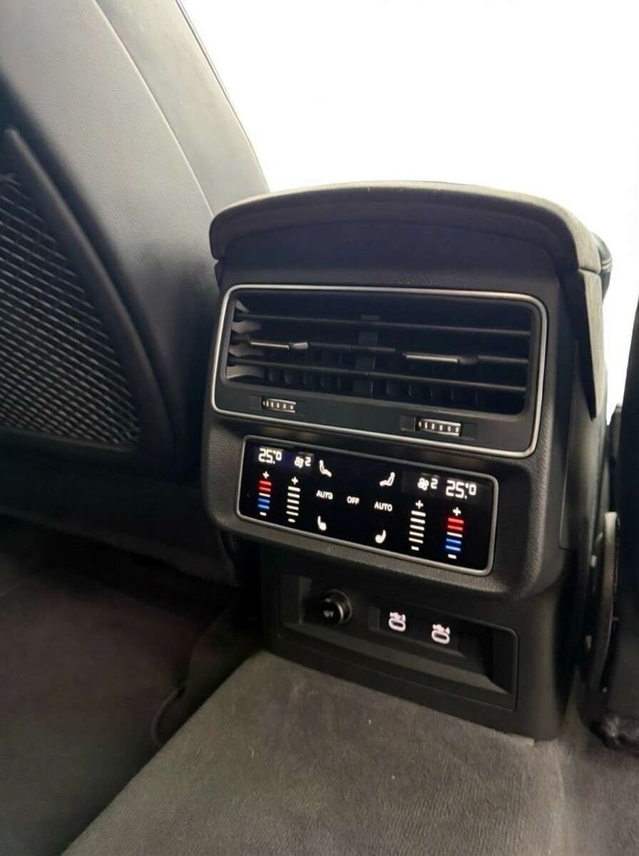 2020 AUDI RSQ8 2020 AUDI RSQ8