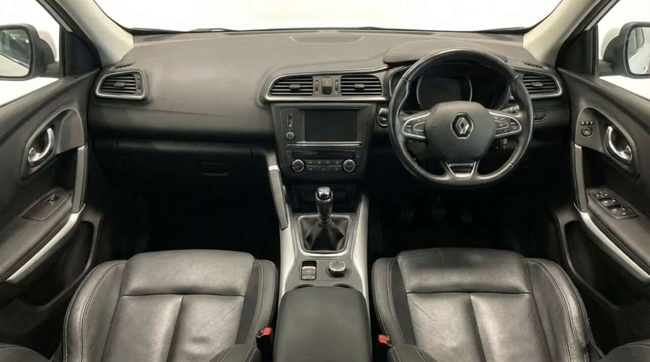 A 2022 RENAULT KADJAR 1.3 TCe GT Line SUV 5dr Petrol Manual Euro 6 (s/s) (140 ps) 2 Keys A 2022 RENAULT KADJAR 1.3 TCe GT Line SUV 5dr Petrol Manual Euro 6 (s/s) (140 ps) 2 Keys