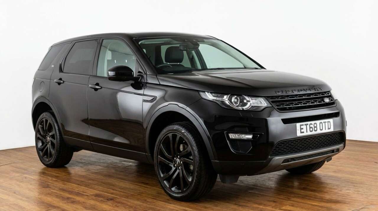 A 2018 LAND ROVER DISCOVERY SPORT 2.0 Si4 HSE SUV 5dr Petrol Auto 4WD Euro 6 (s/s) (240 ps) A 2018 LAND ROVER DISCOVERY SPORT 2.0 Si4 HSE SUV 5dr Petrol Auto 4WD Euro 6 (s/s) (240 ps)