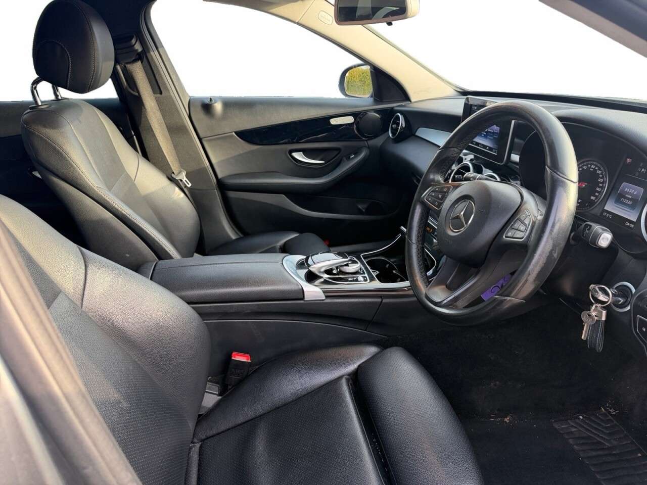 A 2016 MERCEDES-BENZ C-CLASS 2.1 C220d SE Executive Edition Saloon 4dr Diesel 7G-Tronic+ Euro 6 (s/s) (1 A 2016 MERCEDES-BENZ C-CLASS 2.1 C220d SE Executive Edition Saloon 4dr Diesel 7G-Tronic+ Euro 6 (s/s) (1