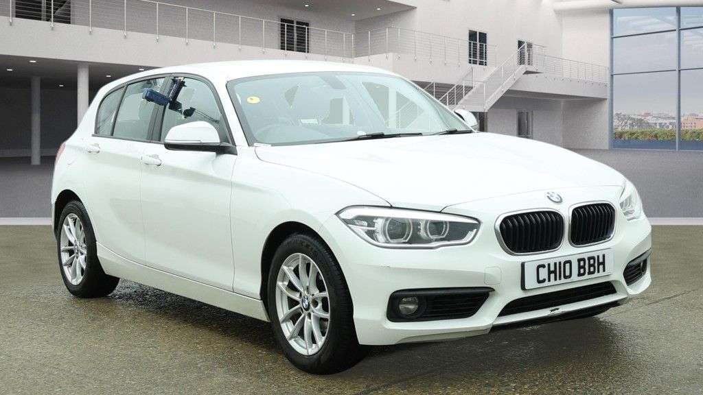 A 2019 BMW 1 SERIES 1.5 118i SE Business Hatchback 5dr Petrol Auto Euro 6 (s/s) (136 ps) A 2019 BMW 1 SERIES 1.5 118i SE Business Hatchback 5dr Petrol Auto Euro 6 (s/s) (136 ps)