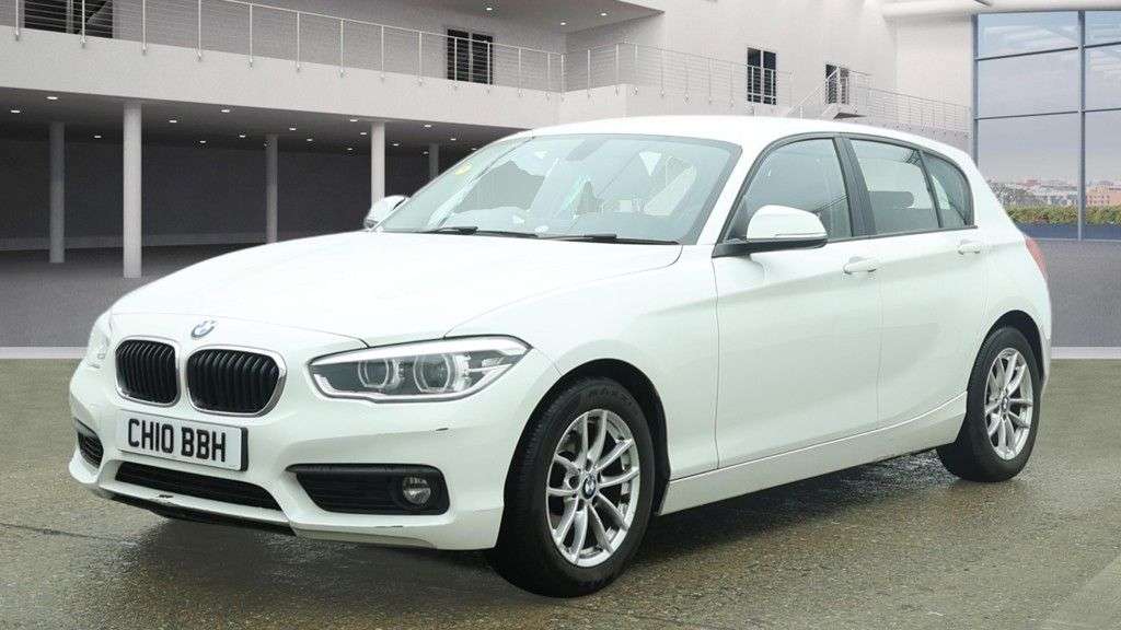 A 2019 BMW 1 SERIES 1.5 118i SE Business Hatchback 5dr Petrol Auto Euro 6 (s/s) (136 ps) A 2019 BMW 1 SERIES 1.5 118i SE Business Hatchback 5dr Petrol Auto Euro 6 (s/s) (136 ps)