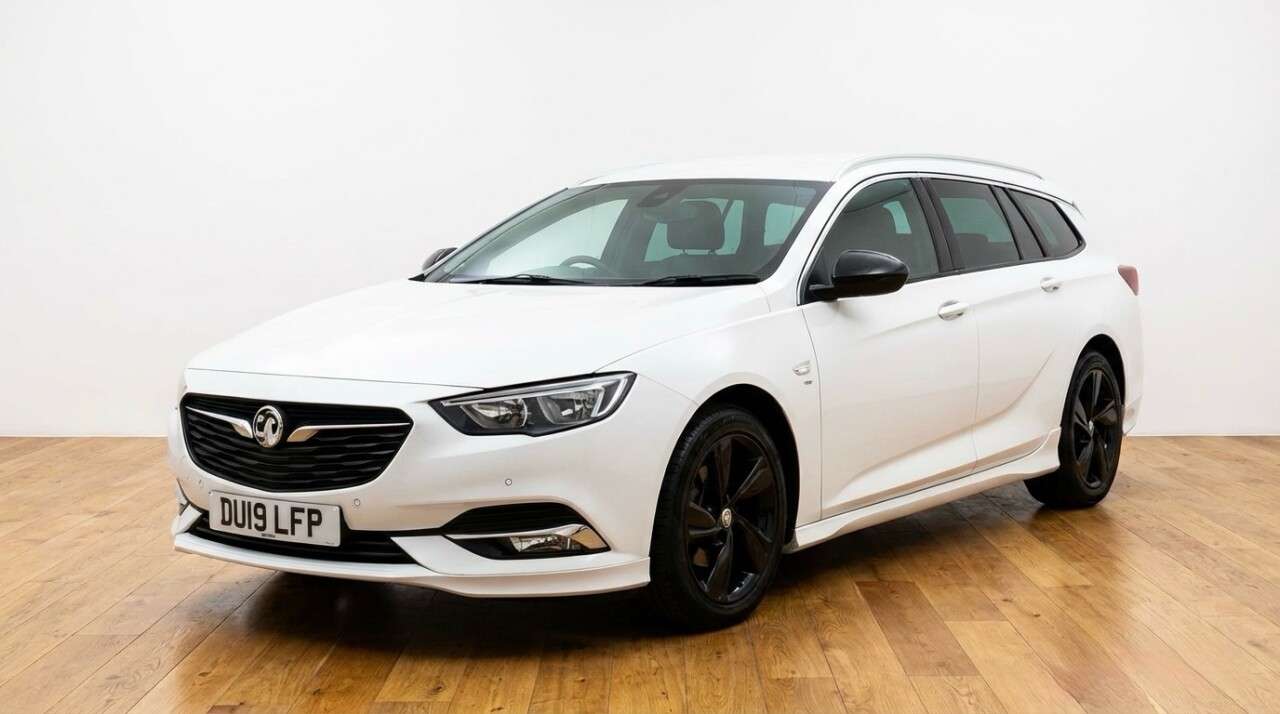 A 2019 VAUXHALL INSIGNIA 2.0 Turbo D BlueInjection SRi VX Line Nav Sports Tourer 5dr Diesel Auto Eur A 2019 VAUXHALL INSIGNIA 2.0 Turbo D BlueInjection SRi VX Line Nav Sports Tourer 5dr Diesel Auto Eur