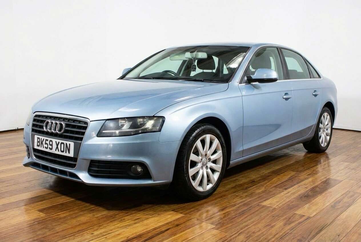A 2009 AUDI A4 2.0 TDI Executive SE Saloon 4dr Diesel Manual Euro 4 (143 ps) 2 Keys A 2009 AUDI A4 2.0 TDI Executive SE Saloon 4dr Diesel Manual Euro 4 (143 ps) 2 Keys