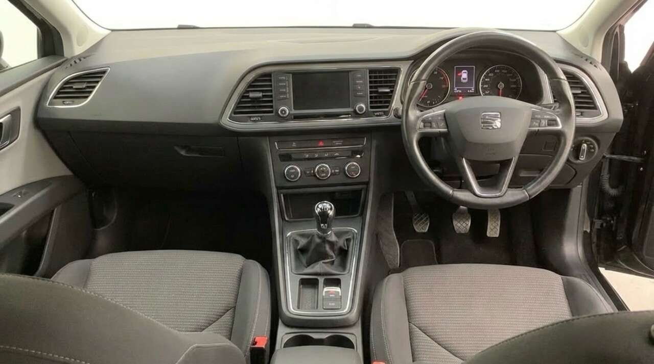 A 2020 SEAT LEON 1.5 TSI EVO SE Dynamic Hatchback 5dr Petrol Manual Euro 6 (s/s) (130 ps) A 2020 SEAT LEON 1.5 TSI EVO SE Dynamic Hatchback 5dr Petrol Manual Euro 6 (s/s) (130 ps)