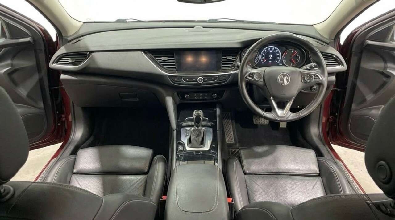 A 2018 VAUXHALL INSIGNIA 1.6 Turbo D ecoTEC BlueInjection Elite Nav Sports Tourer 5dr Diesel Manual A 2018 VAUXHALL INSIGNIA 1.6 Turbo D ecoTEC BlueInjection Elite Nav Sports Tourer 5dr Diesel Manual