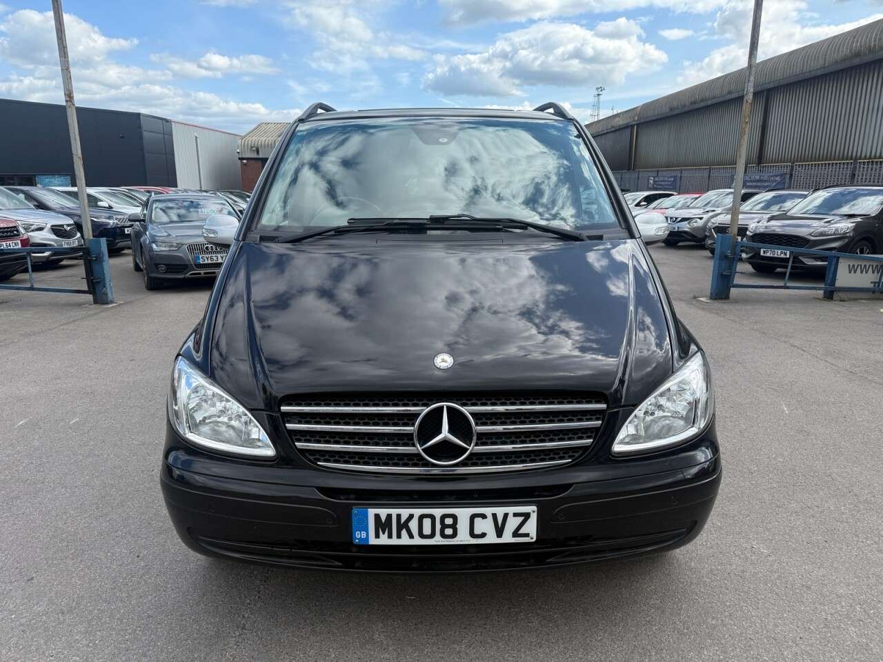 A 2008 MERCEDES-BENZ VIANO 2.2 CDI Ambiente MPV 5dr Diesel Manual RWD L4 H1 (227 g/km, 150 bhp) A 2008 MERCEDES-BENZ VIANO 2.2 CDI Ambiente MPV 5dr Diesel Manual RWD L4 H1 (227 g/km, 150 bhp)