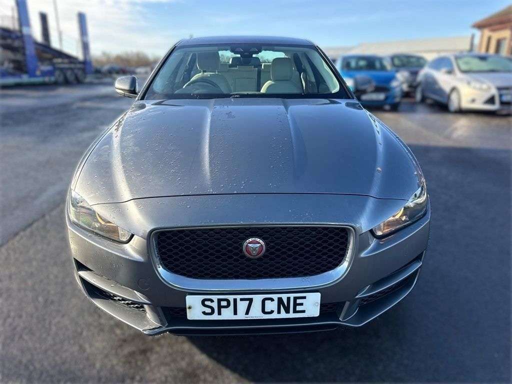 A 2017 JAGUAR XE 2.0i Prestige Saloon 4dr Petrol Auto Euro 6 (s/s) (200 ps) A 2017 JAGUAR XE 2.0i Prestige Saloon 4dr Petrol Auto Euro 6 (s/s) (200 ps)