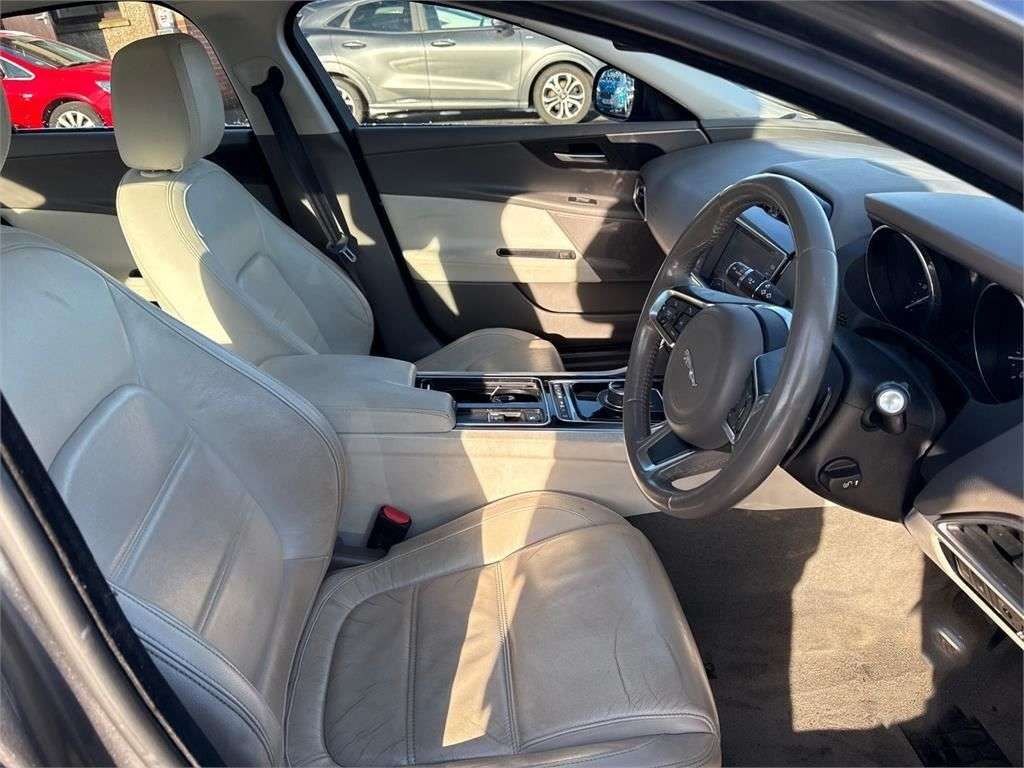 2017 JAGUAR XE 2017 JAGUAR XE