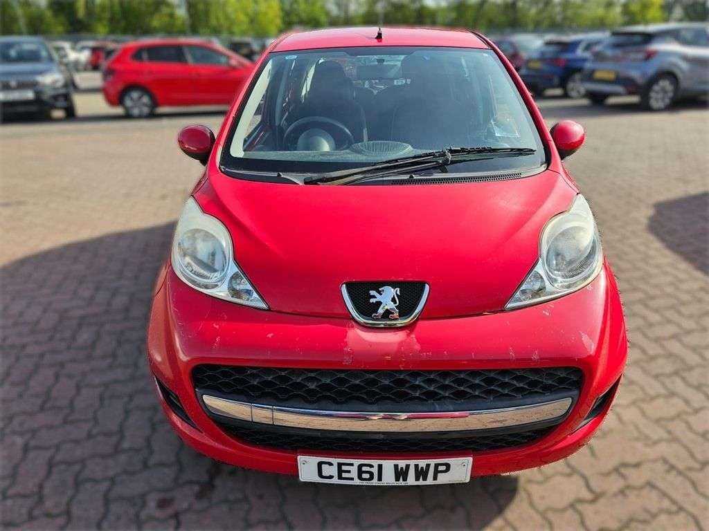 A 2011 PEUGEOT 107 1.0 12V Urban Hatchback 5dr Petrol 2 Tronic Euro 5 (68 ps) A 2011 PEUGEOT 107 1.0 12V Urban Hatchback 5dr Petrol 2 Tronic Euro 5 (68 ps)