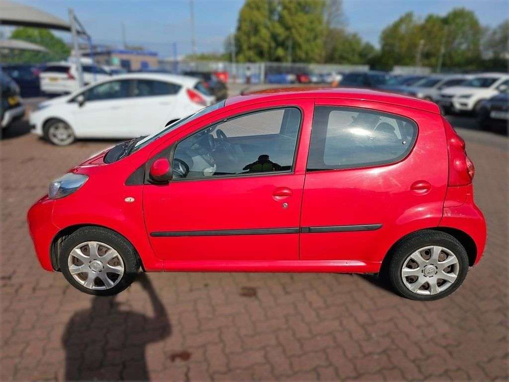 2011 PEUGEOT 107 2011 PEUGEOT 107
