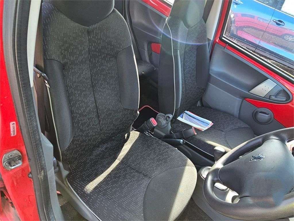 2011 PEUGEOT 107 2011 PEUGEOT 107