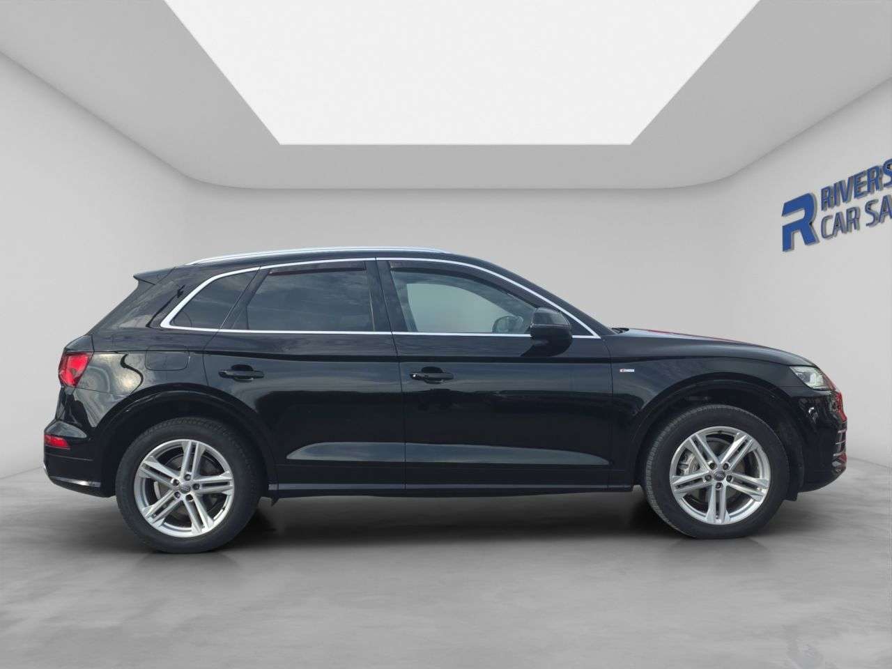 A 2019 AUDI Q5 2.0 TDI 40 S line SUV 5dr Diesel S Tronic quattro Euro 6 (s/s) (190 ps) A 2019 AUDI Q5 2.0 TDI 40 S line SUV 5dr Diesel S Tronic quattro Euro 6 (s/s) (190 ps)