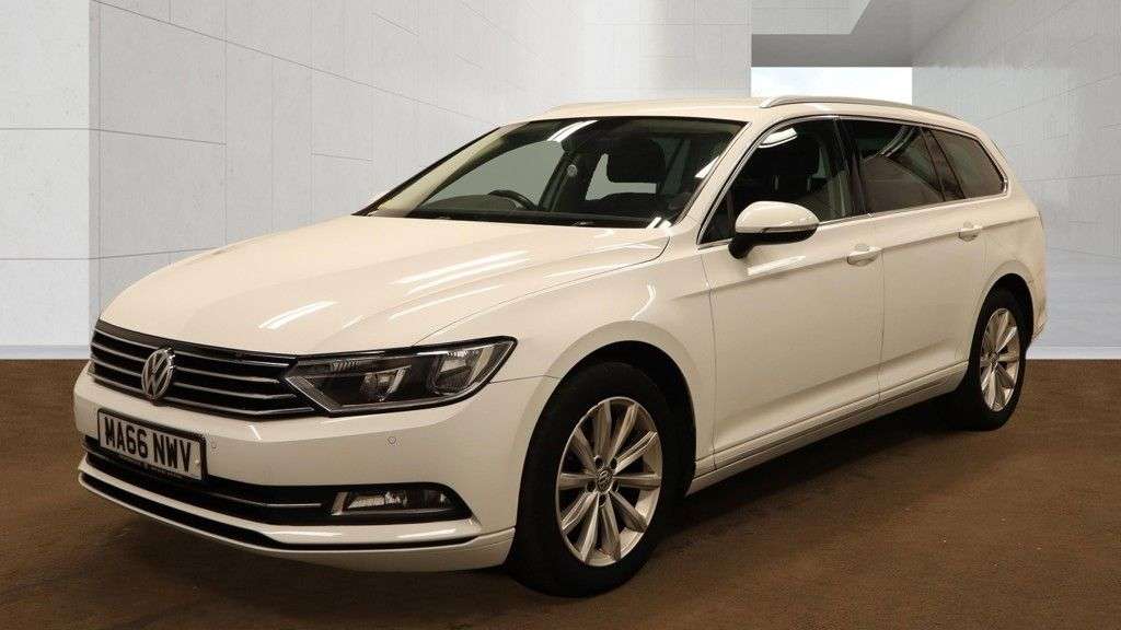 A 2016 VOLKSWAGEN PASSAT 2.0 TDI BlueMotion Tech SE Business Estate 5dr Diesel DSG Euro 6 (s/s) (150 A 2016 VOLKSWAGEN PASSAT 2.0 TDI BlueMotion Tech SE Business Estate 5dr Diesel DSG Euro 6 (s/s) (150