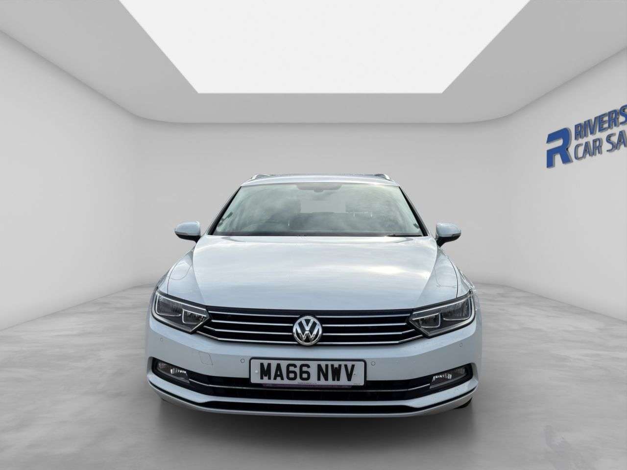 A 2016 VOLKSWAGEN PASSAT 2.0 TDI BlueMotion Tech SE Business Estate 5dr Diesel DSG Euro 6 (s/s) (150 A 2016 VOLKSWAGEN PASSAT 2.0 TDI BlueMotion Tech SE Business Estate 5dr Diesel DSG Euro 6 (s/s) (150