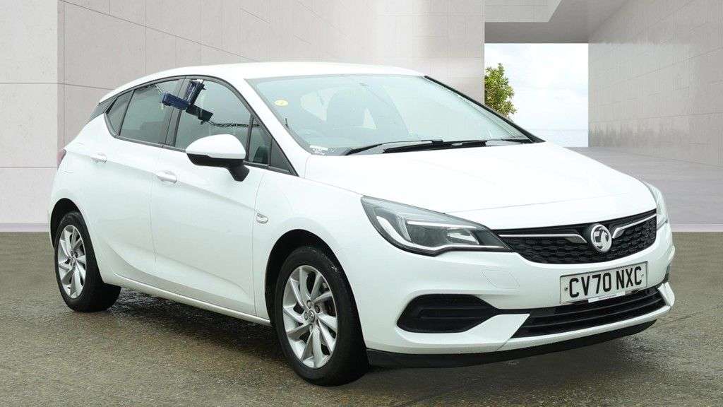 A 2020 VAUXHALL ASTRA 1.2 Turbo SE Hatchback 5dr Petrol Manual Euro 6 (s/s) (110 ps) A 2020 VAUXHALL ASTRA 1.2 Turbo SE Hatchback 5dr Petrol Manual Euro 6 (s/s) (110 ps)