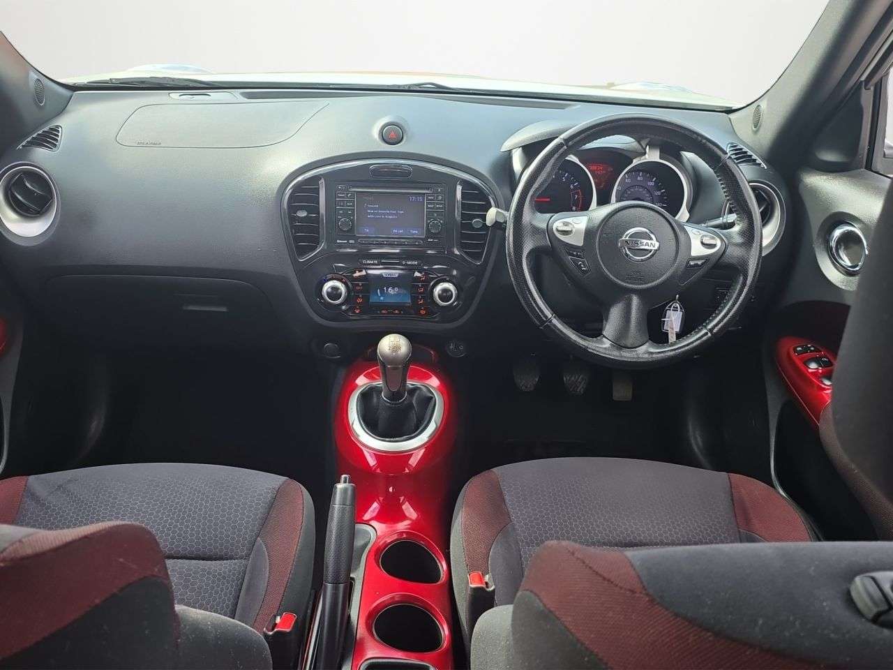 A 2012 NISSAN JUKE 1.6 Acenta Premium SUV 5dr Petrol Manual Euro 5 (s/s) (117 ps) A 2012 NISSAN JUKE 1.6 Acenta Premium SUV 5dr Petrol Manual Euro 5 (s/s) (117 ps)