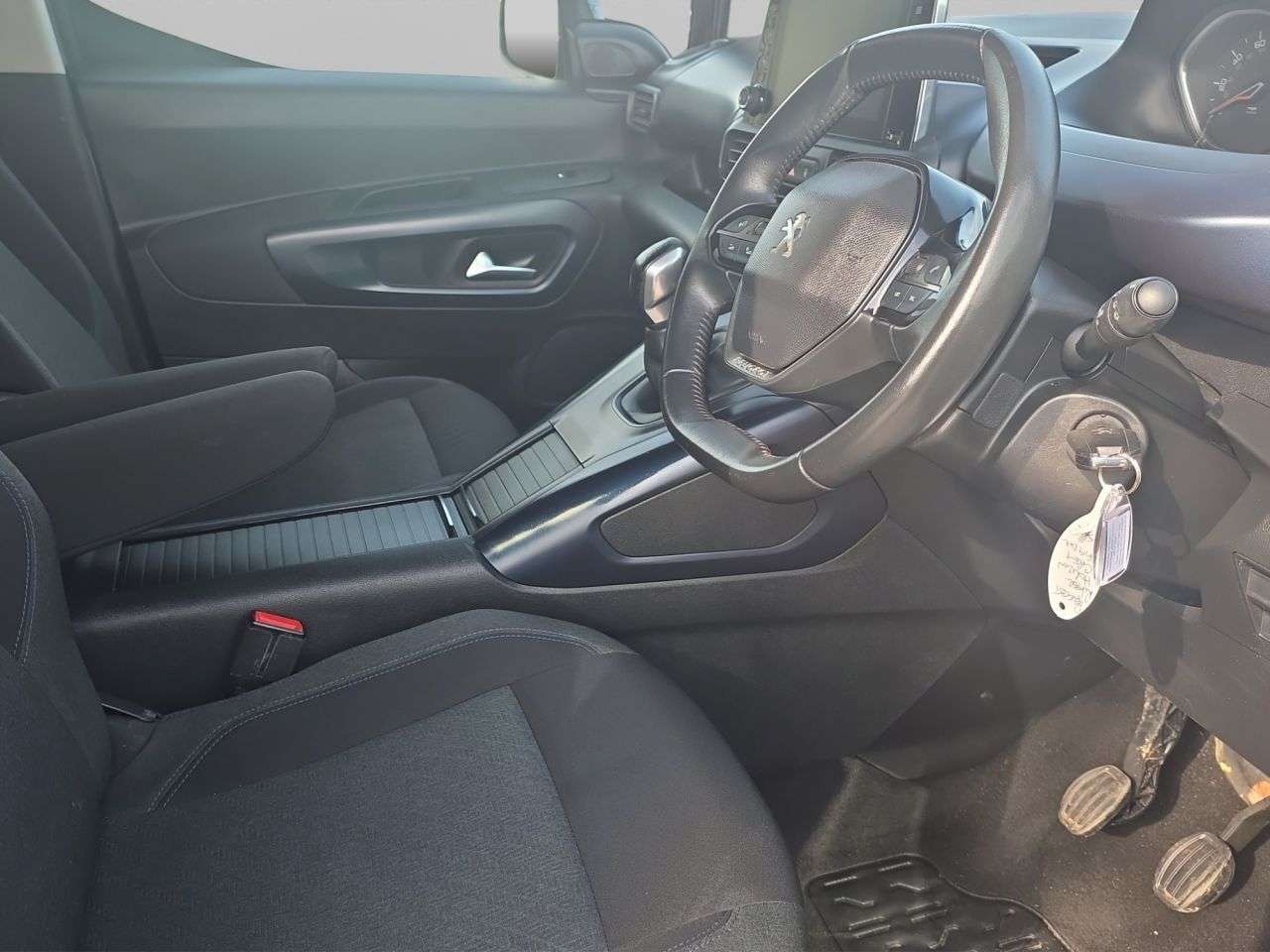 A 2019 PEUGEOT RIFTER **WAV** 1.5 BlueHDi Allure Standard MPV 5dr Diesel Manual Euro 6 (100 ps) F A 2019 PEUGEOT RIFTER **WAV** 1.5 BlueHDi Allure Standard MPV 5dr Diesel Manual Euro 6 (100 ps) F