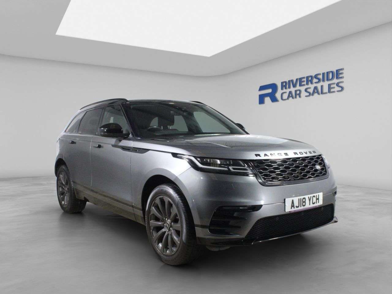 A 2018 LAND ROVER RANGE ROVER VELAR 2.0 D240 R-Dynamic S SUV 5dr Diesel Auto 4WD Euro 6 (s/s) (240 ps) Timing C A 2018 LAND ROVER RANGE ROVER VELAR 2.0 D240 R-Dynamic S SUV 5dr Diesel Auto 4WD Euro 6 (s/s) (240 ps) Timing C
