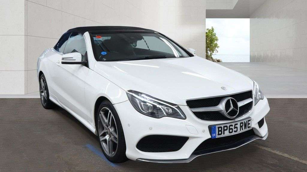 A 2016 MERCEDES-BENZ E-CLASS 2.1 E220 BlueTEC AMG Line Cabriolet 2dr Diesel G-Tronic+ Euro 6 (s/s) (177 A 2016 MERCEDES-BENZ E-CLASS 2.1 E220 BlueTEC AMG Line Cabriolet 2dr Diesel G-Tronic+ Euro 6 (s/s) (177