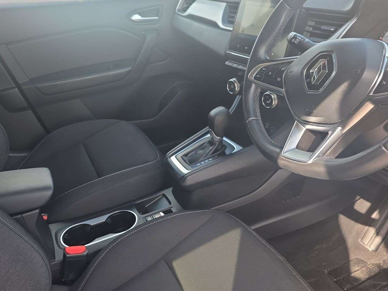 A 2020 RENAULT CAPTUR 1.3 TCe Iconic SUV 5dr Petrol EDC Euro 6 (s/s) (130 ps) FINANCE FROM 8.9% A A 2020 RENAULT CAPTUR 1.3 TCe Iconic SUV 5dr Petrol EDC Euro 6 (s/s) (130 ps) FINANCE FROM 8.9% A