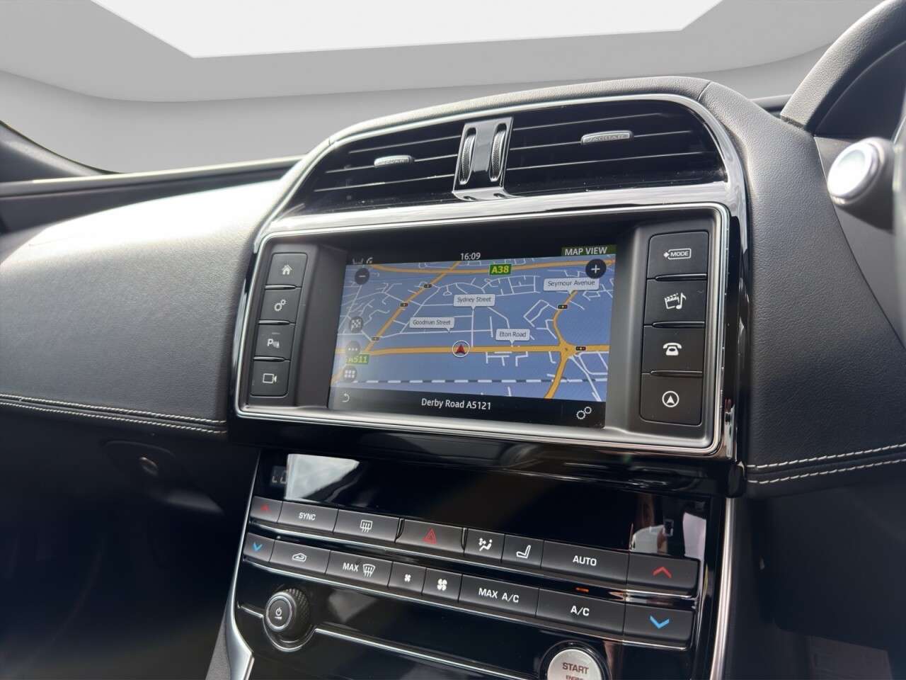 2018 JAGUAR XE 2018 JAGUAR XE